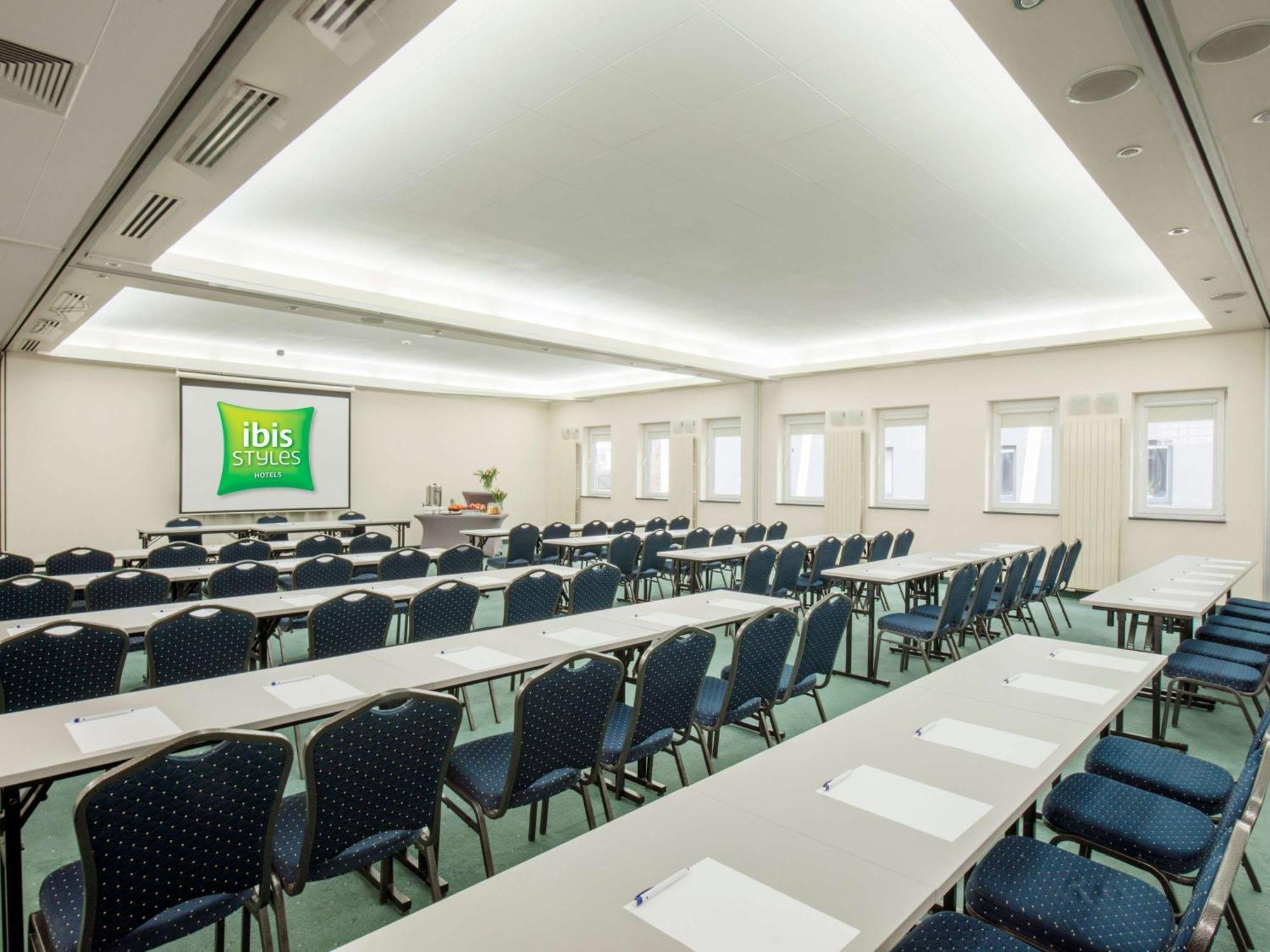 Ibis Styles Warszawa West Hotel Mory Buitenkant foto