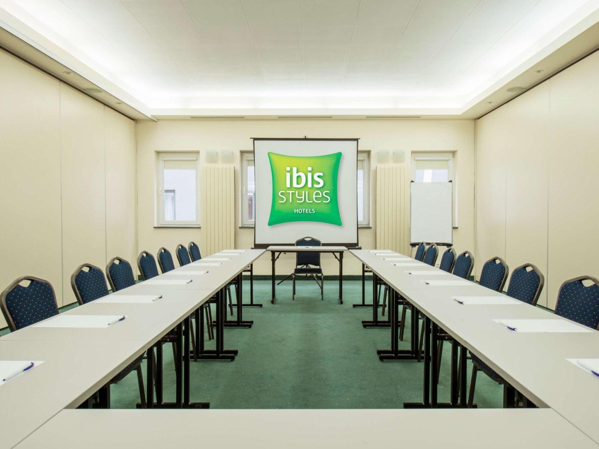 Ibis Styles Warszawa West Hotel Mory Buitenkant foto