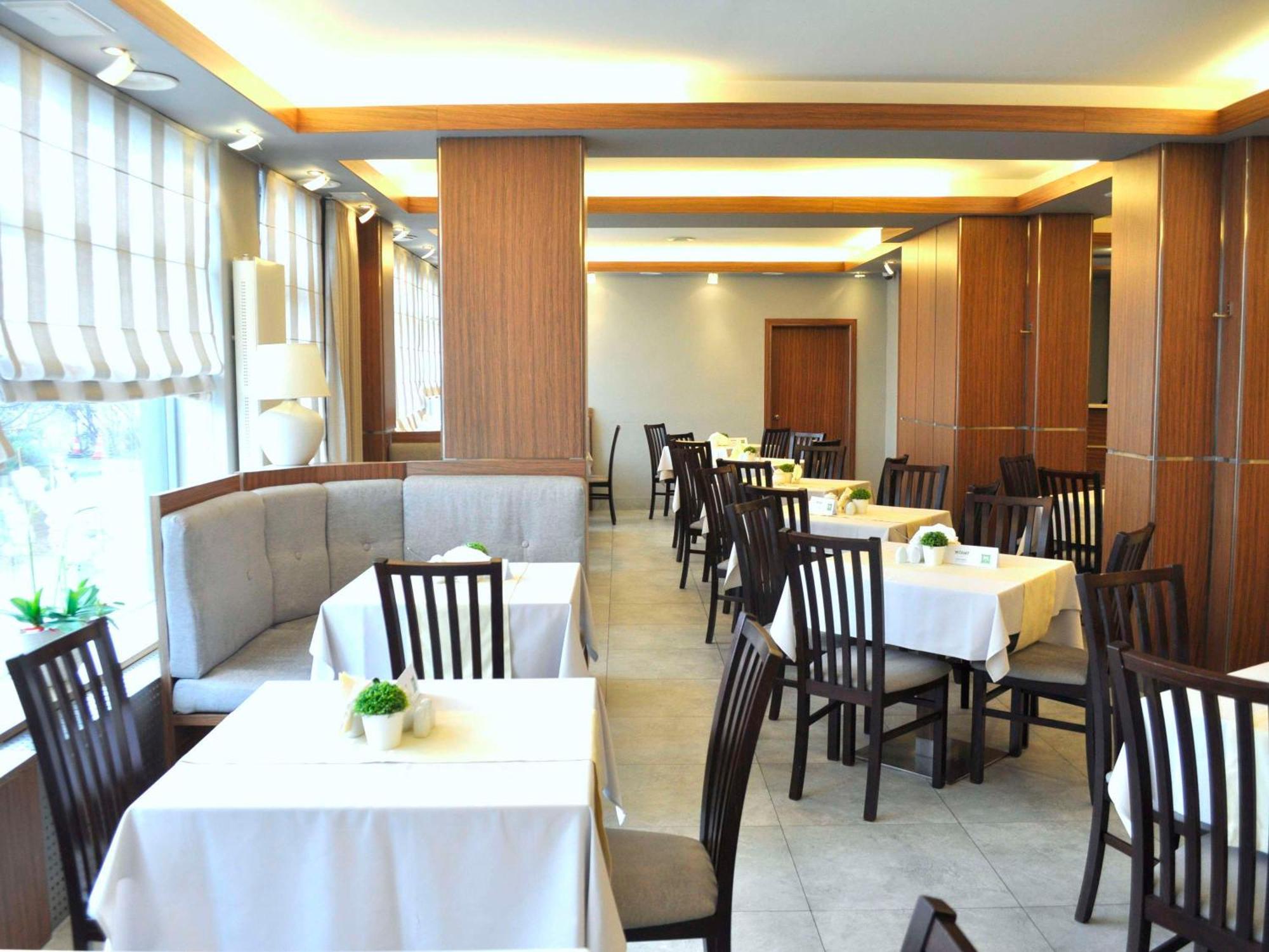 Ibis Styles Warszawa West Hotel Mory Buitenkant foto